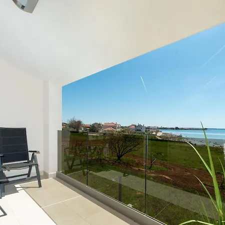 Beachfront Reiterer V1 With Jacuzzi 30 Meters From The - Crowonder Luxury Rent * Privlaka (Zadar)