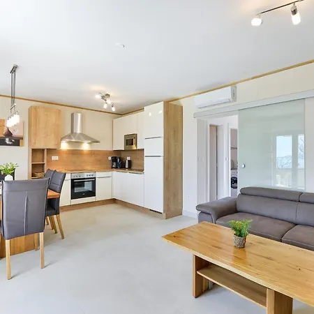 Beachfront Reiterer V1 With Jacuzzi 30 Meters From The - Crowonder Luxury Rent Privlaka (Zadar)