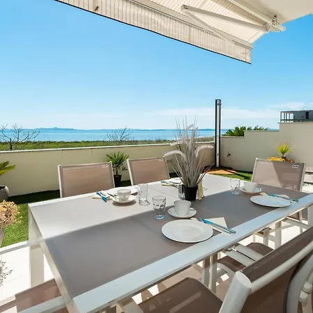 Beachfront Reiterer V1 With Jacuzzi 30 Meters From The - Crowonder Luxury Rent *