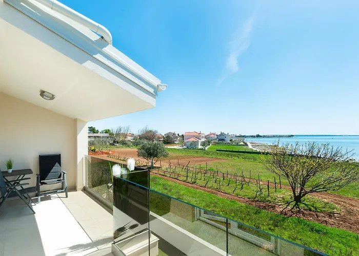 Beachfront Reiterer V1 With Jacuzzi 30 Meters From The - Crowonder Luxury Rent *