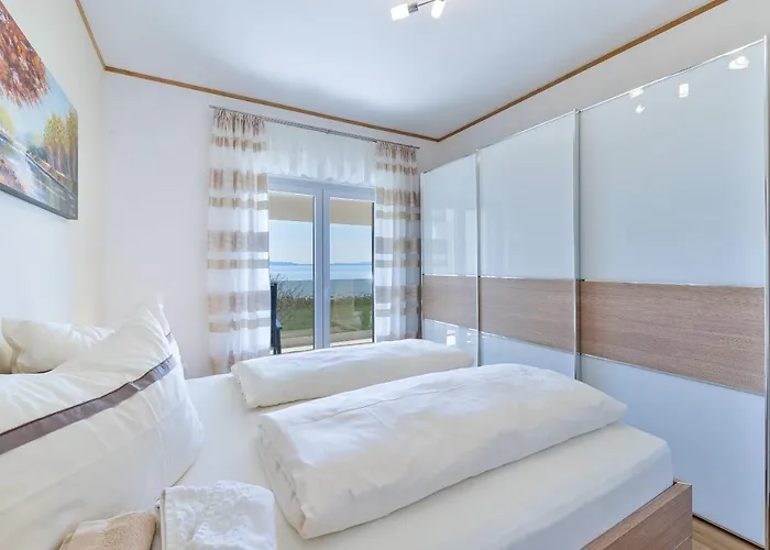 Beachfront Reiterer V1 With Jacuzzi 30 Meters From The - Crowonder Luxury Rent