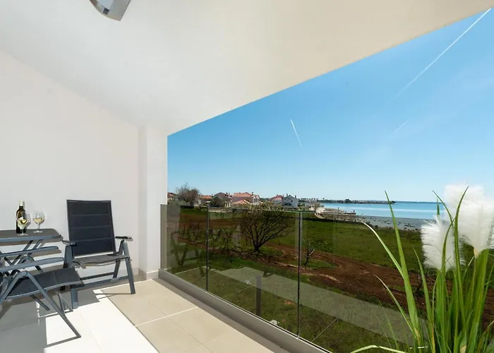Beachfront Reiterer V1 With Jacuzzi 30 Meters From The - Crowonder Luxury Rent * Privlaka (Zadar)