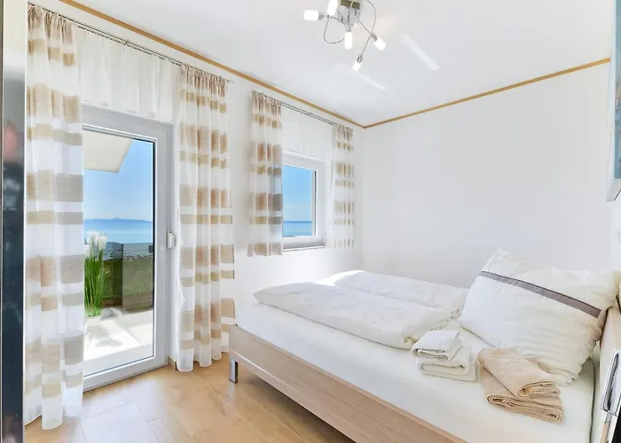 Willa Beachfront Reiterer V1 With Jacuzzi 30 Meters From The - Crowonder Luxury Rent Privlaka (Zadar)