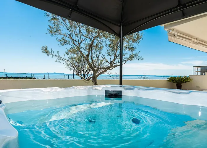 Beachfront Reiterer V1 With Jacuzzi 30 Meters From The - Crowonder Luxury Rent * Privlaka (Zadar)