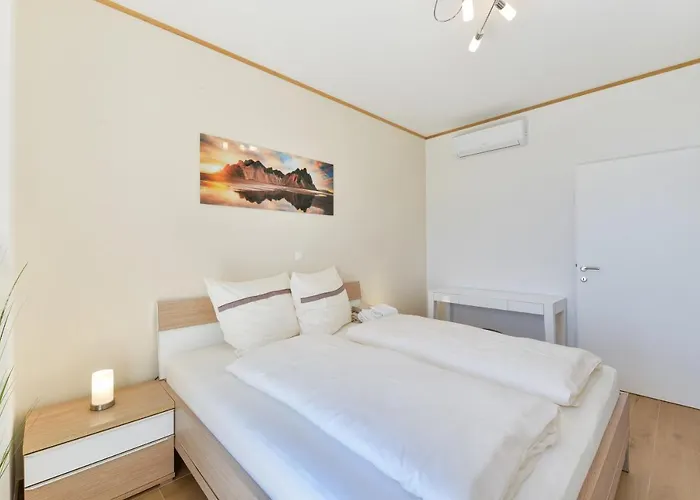 Beachfront Reiterer V1 With Jacuzzi 30 Meters From The - Crowonder Luxury Rent Villa *