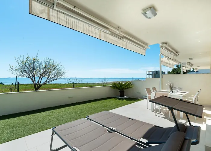 Beachfront Reiterer V1 With Jacuzzi 30 Meters From The - Crowonder Luxury Rent Privlaka (Zadar)