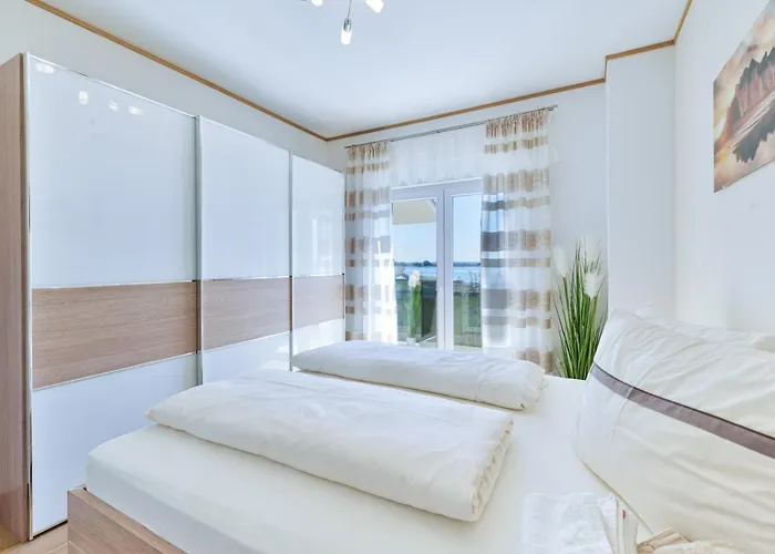 Willa Beachfront Reiterer V1 With Jacuzzi 30 Meters From The - Crowonder Luxury Rent