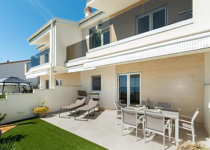 Beachfront Reiterer V1 With Jacuzzi 30 Meters From The - Crowonder Luxury Rent Villa Privlaka