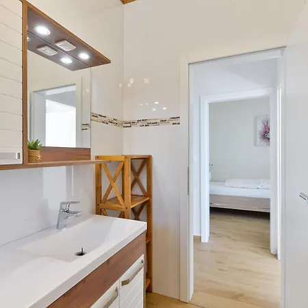 Beachfront Reiterer V1 With Jacuzzi 30 Meters From The - Crowonder Luxury Rent Villa