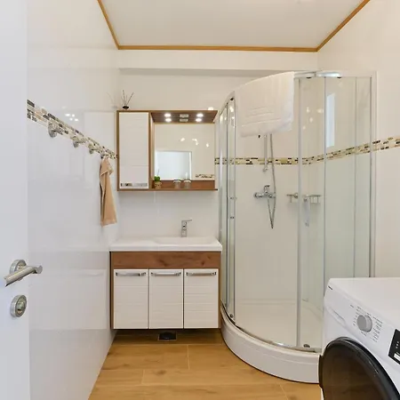 Beachfront Reiterer V1 With Jacuzzi 30 Meters From The - Crowonder Luxury Rent Villa *