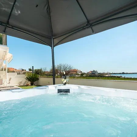Beachfront Reiterer V1 With Jacuzzi 30 Meters From The - Crowonder Luxury Rent Villa