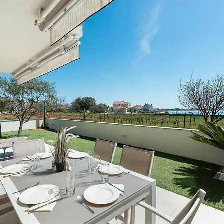 Beachfront Reiterer V1 With Jacuzzi 30 Meters From The - Crowonder Luxury Rent Villa *