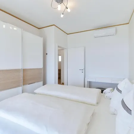 Beachfront Reiterer V1 With Jacuzzi 30 Meters From The - Crowonder Luxury Rent * Privlaka (Zadar)