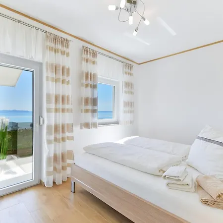 Villa Beachfront Reiterer V1 With Jacuzzi 30 Meters From The - Crowonder Luxury Rent Privlaka (Zadar)