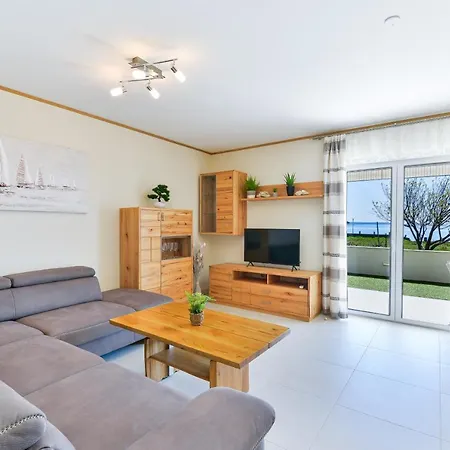 Villa Beachfront Reiterer V1 With Jacuzzi 30 Meters From The - Crowonder Luxury Rent *