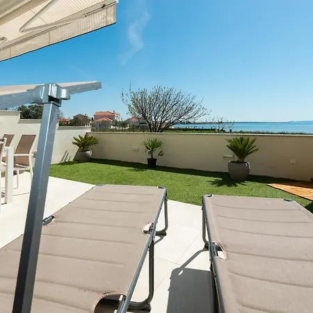 Beachfront Reiterer V1 With Jacuzzi 30 Meters From The - Crowonder Luxury Rent * Privlaka (Zadar)