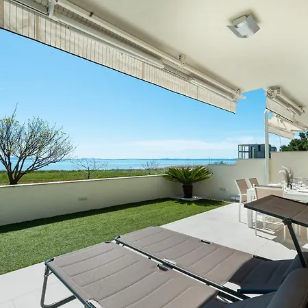 Beachfront Reiterer V1 With Jacuzzi 30 Meters From The - Crowonder Luxury Rent Privlaka (Zadar)