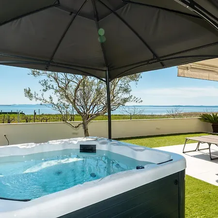 Beachfront Reiterer V1 With Jacuzzi 30 Meters From The - Crowonder Luxury Rent Villa