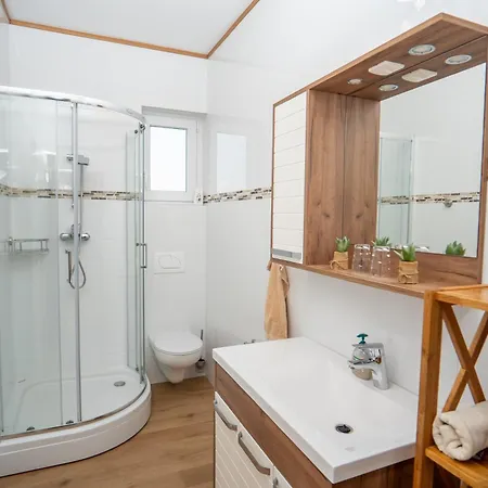 Beachfront Reiterer V1 With Jacuzzi 30 Meters From The - Crowonder Luxury Rent Villa