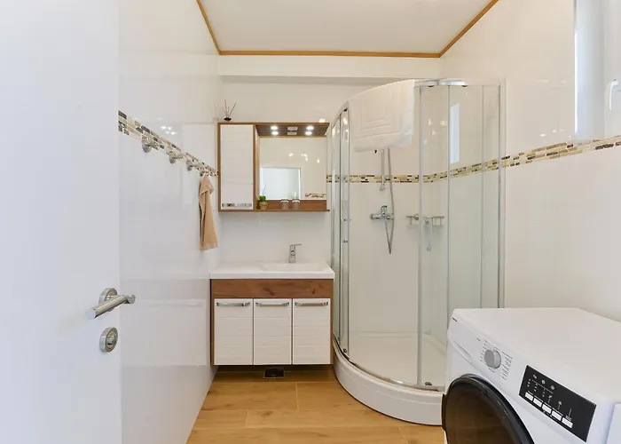 Beachfront Reiterer V1 With Jacuzzi 30 Meters From The - Crowonder Luxury Rent Villa *