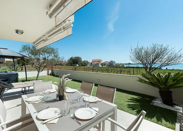 Beachfront Reiterer V1 With Jacuzzi 30 Meters From The - Crowonder Luxury Rent Villa *