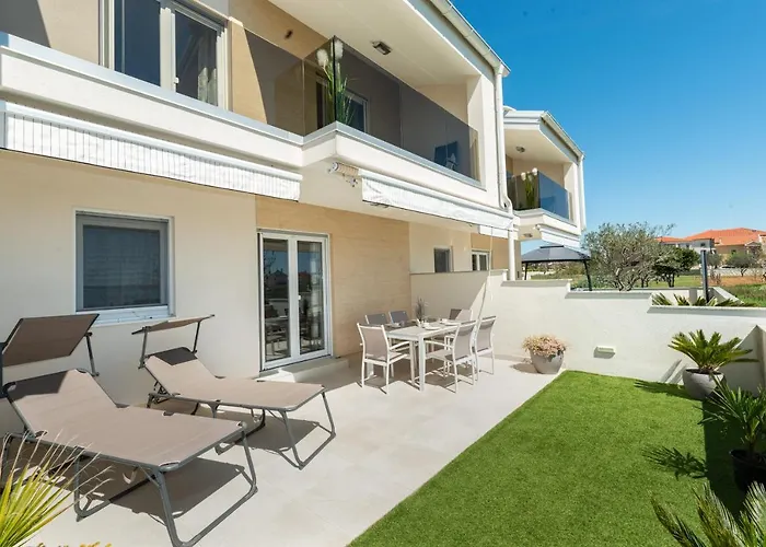 Beachfront Reiterer V1 With Jacuzzi 30 Meters From The - Crowonder Luxury Rent Privlaka (Zadar)