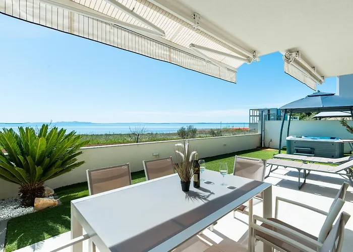 Beachfront Reiterer V1 With Jacuzzi 30 Meters From The - Crowonder Luxury Rent Privlaka (Zadar)