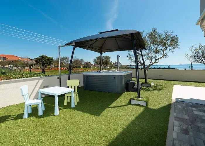 Beachfront Reiterer V1 With Jacuzzi 30 Meters From The - Crowonder Luxury Rent *