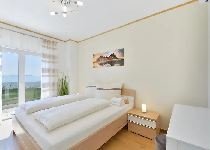 Beachfront Reiterer V1 With Jacuzzi 30 Meters From The - Crowonder Luxury Rent