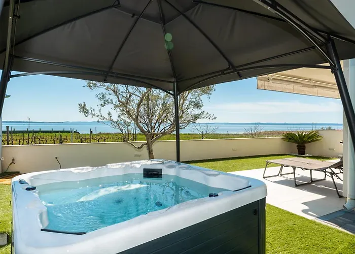 Beachfront Reiterer V1 With Jacuzzi 30 Meters From The - Crowonder Luxury Rent Villa
