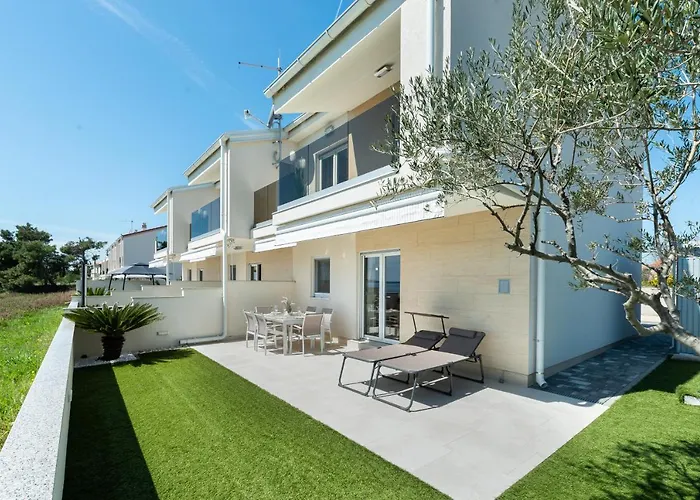 Villa Beachfront Reiterer V1 With Jacuzzi 30 Meters From The - Crowonder Luxury Rent